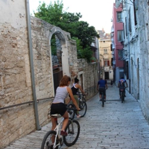 PULA`s OLD TOWN, BEACHES & FORTIFICATIONS